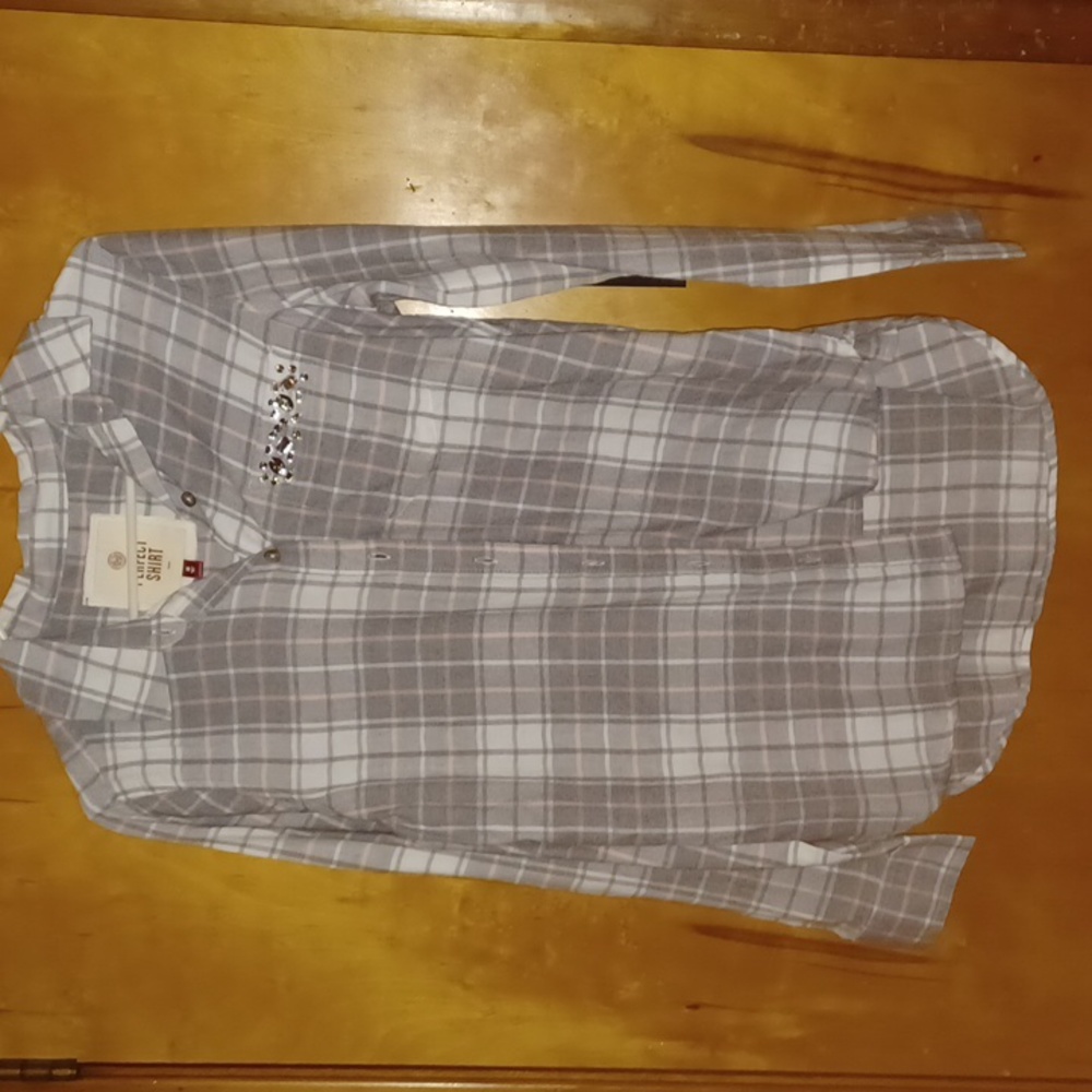 Medium So Perfect Shirt brand gray and pink plaid button up nwot